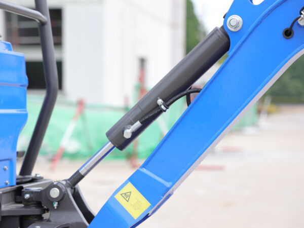 0Q8A3663 HY12M2 kék minikotró