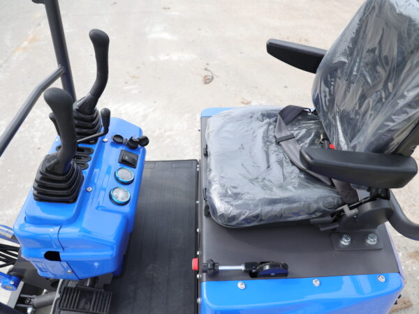 0Q8A3686 HY12M2 kék minikotró